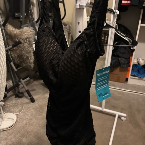 Maxine Of Hollywood Instant Minimizer NEW TAGS Size 14 Black Dress Cupped Midi - Picture 12 of 14